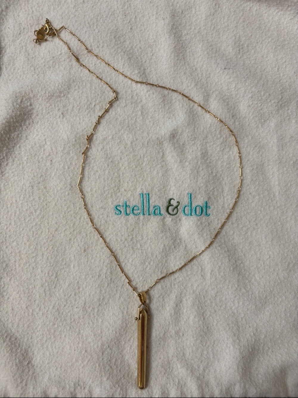 Stella & Dot Rebel Pendant Necklace- Gold